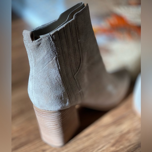 Marc Fisher Oshay Pointed toe Booties. Size 10 women’s. Cloud Suede. - Picture 11 of 12